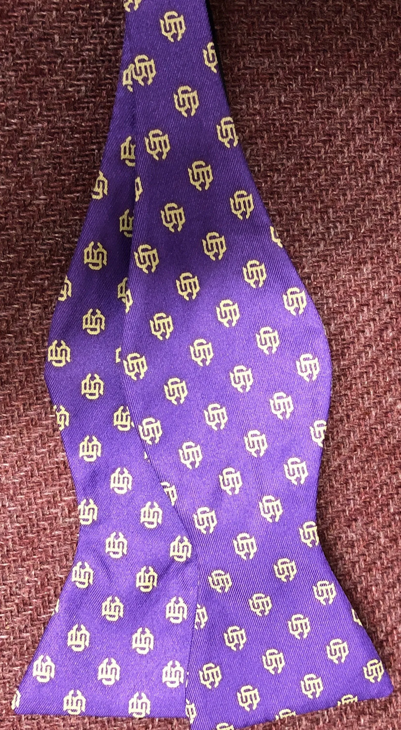 Bow Tie-Symmetry